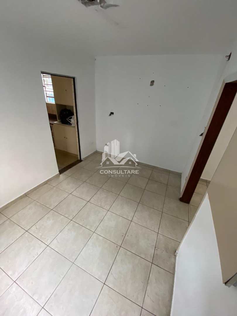 Casa para alugar com 4 quartos, 210m² - Foto 13