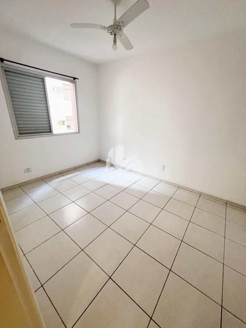 Apartamento para alugar com 2 quartos, 68m² - Foto 13