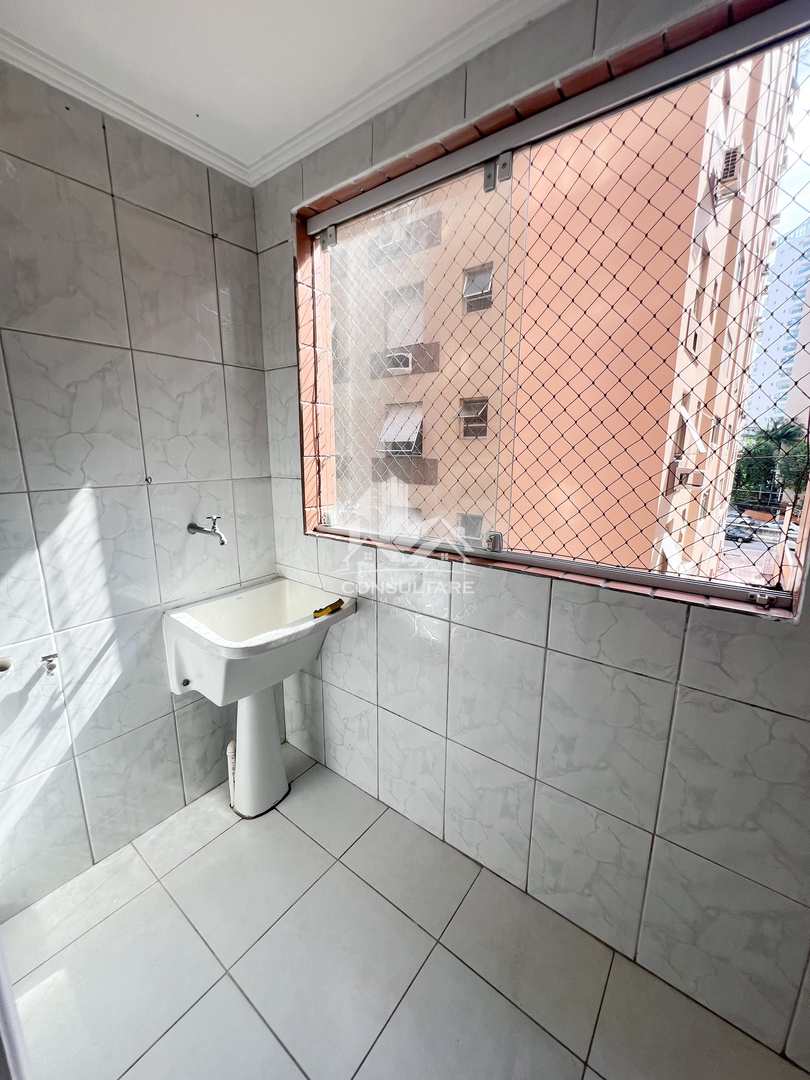 Apartamento para alugar com 2 quartos, 68m² - Foto 32