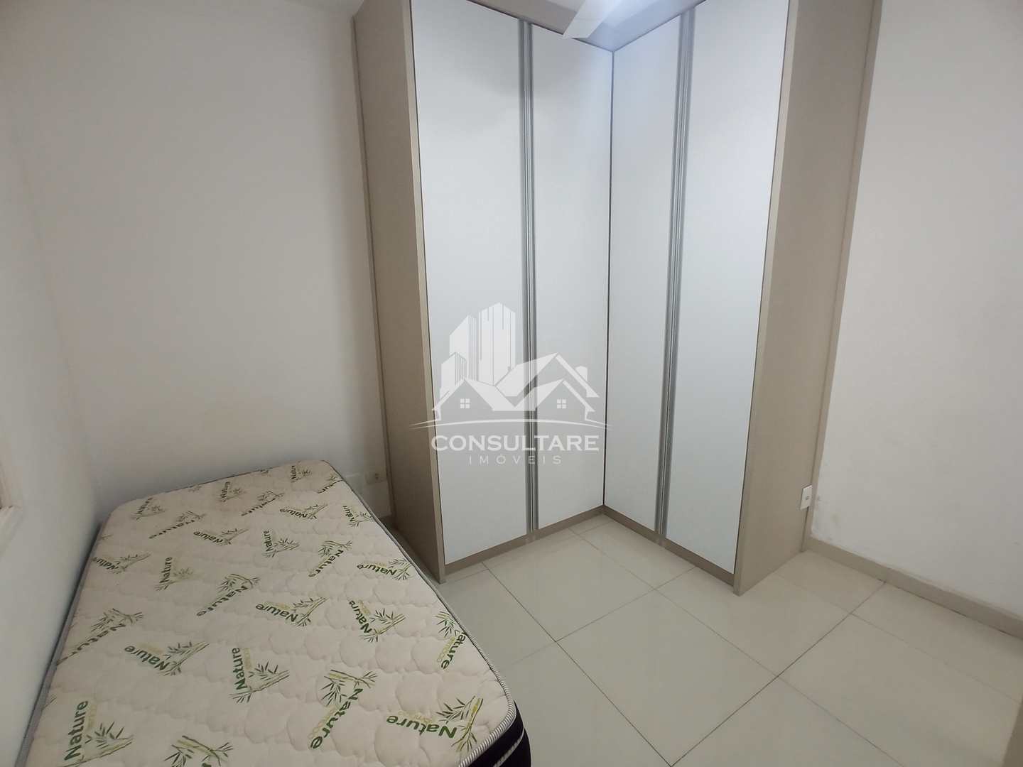 Apartamento para alugar com 2 quartos, 75m² - Foto 9