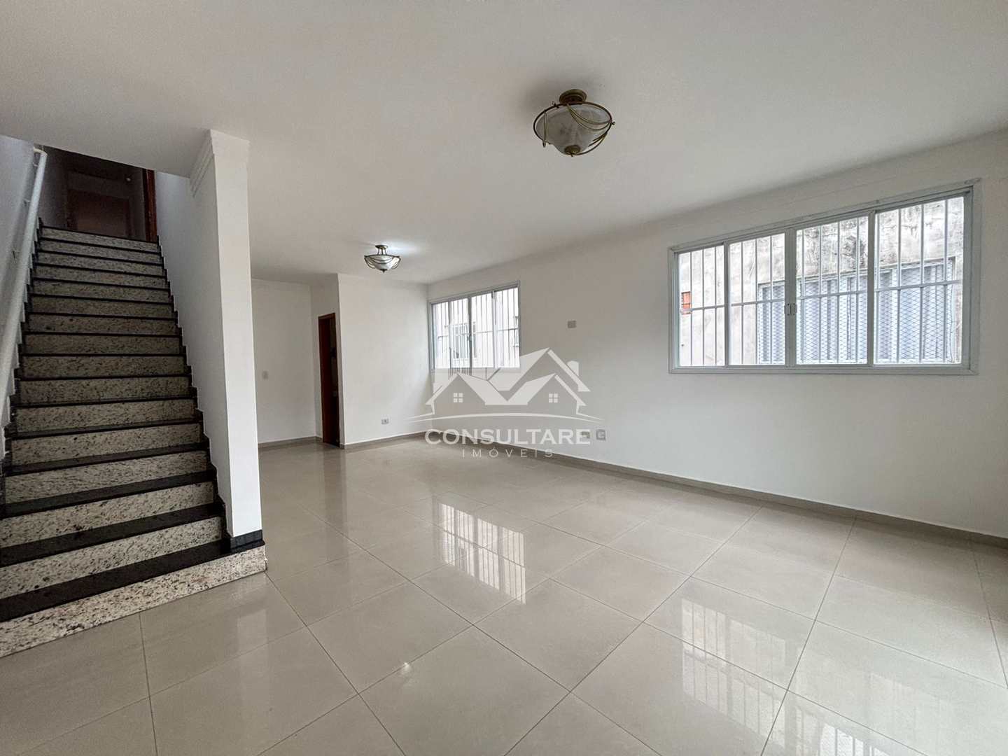 Casa à venda com 6 quartos, 264m² - Foto 2