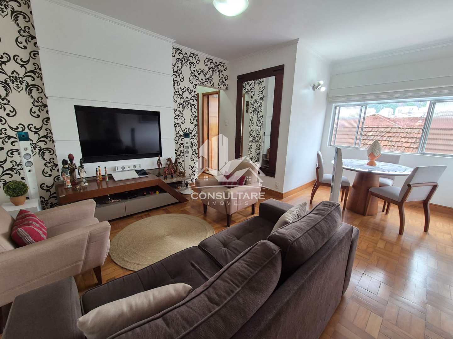 Apartamento à venda com 2 quartos, 70m² - Foto 2