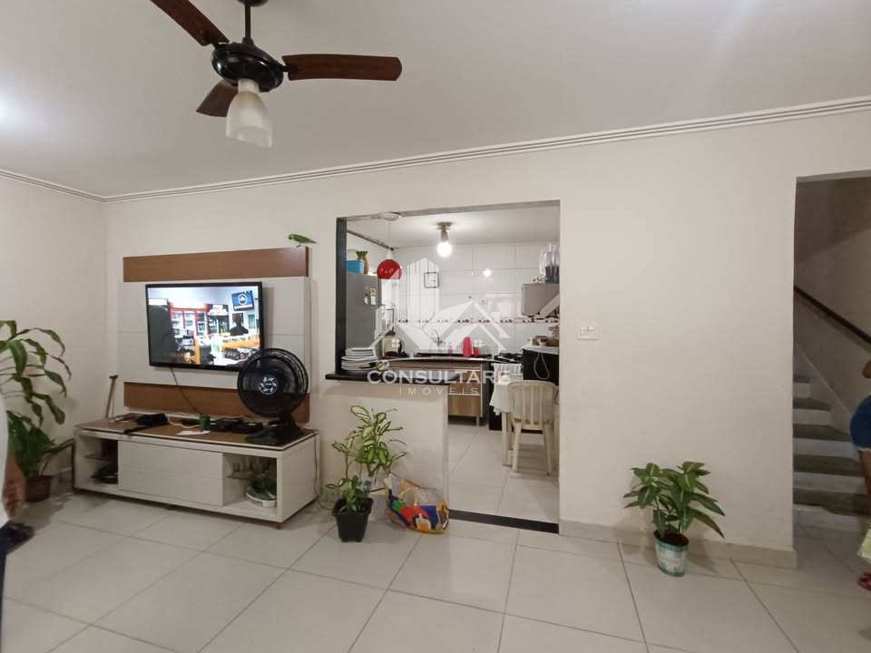 Casa à venda com 2 quartos, 80m² - Foto 3