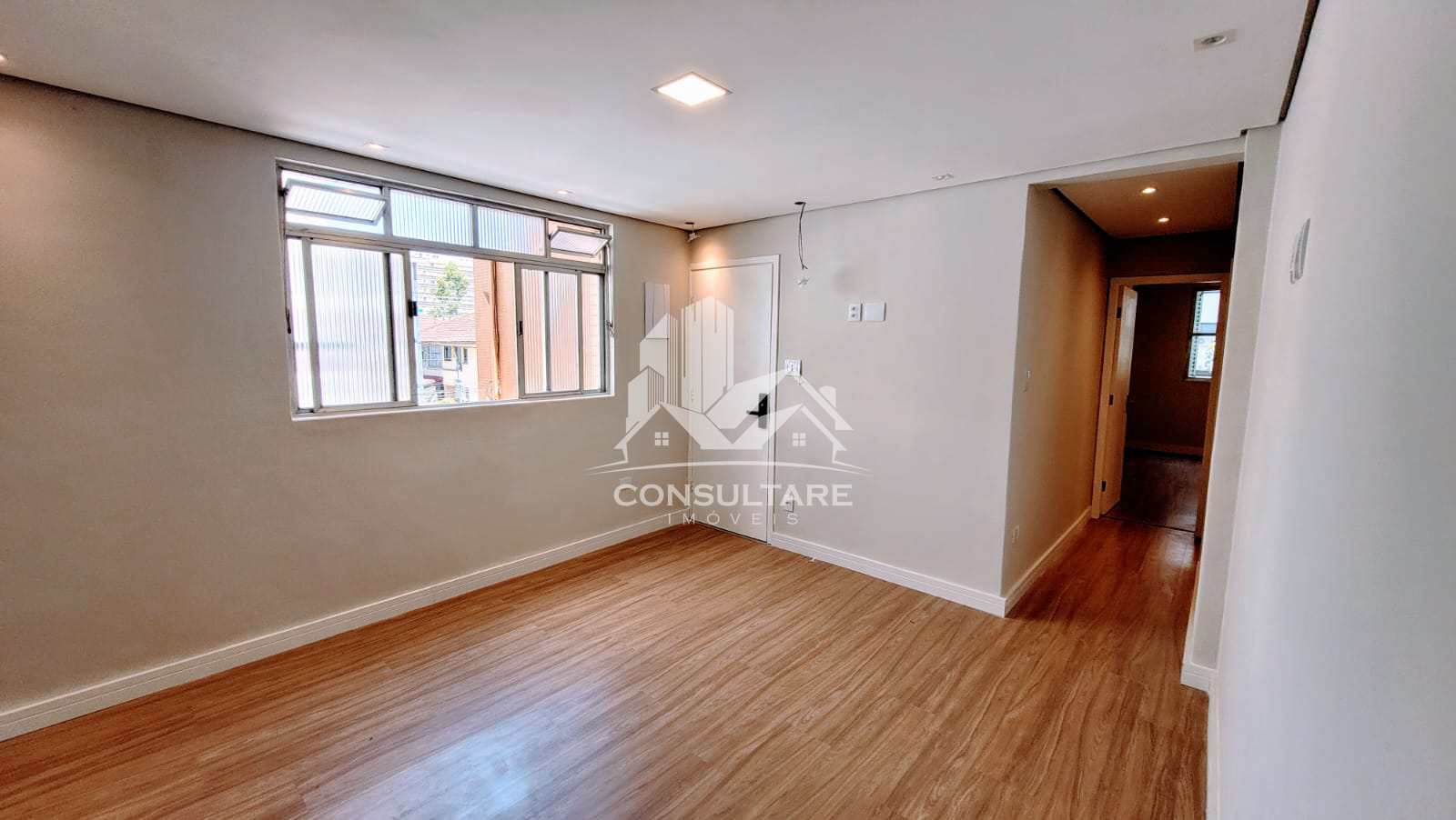 Apartamento à venda com 2 quartos, 70m² - Foto 3