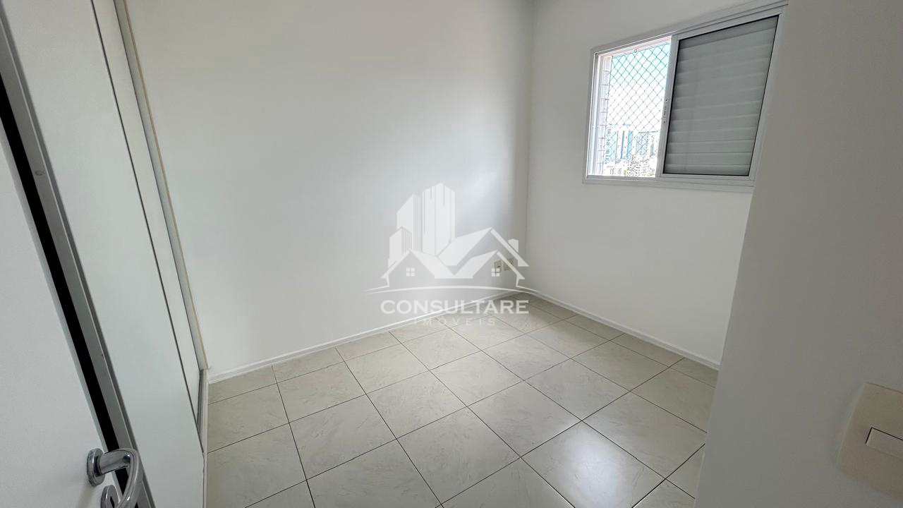 Apartamento para alugar com 3 quartos, 77m² - Foto 4