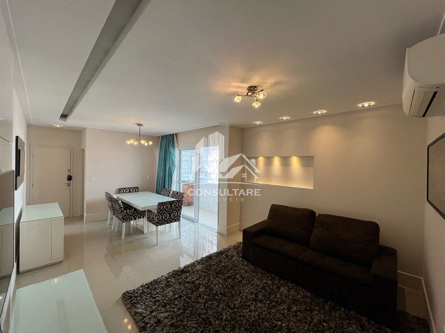 Apartamento para alugar com 3 quartos, 120m² - Foto 2