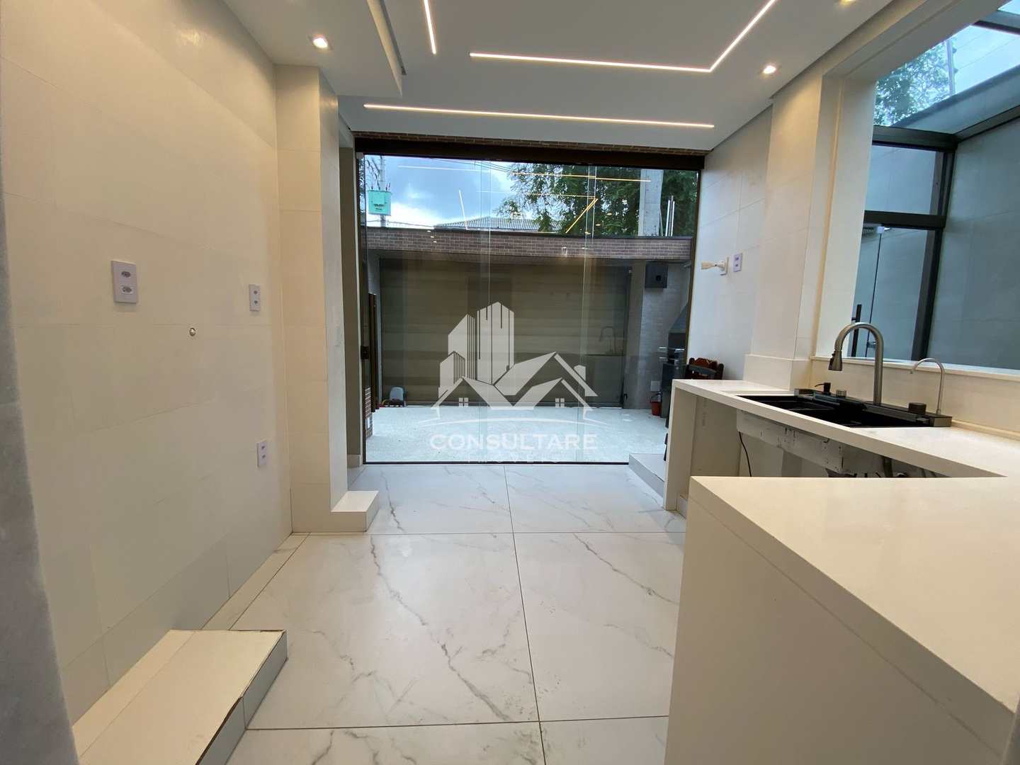 Casa para alugar com 4 quartos, 220m² - Foto 23