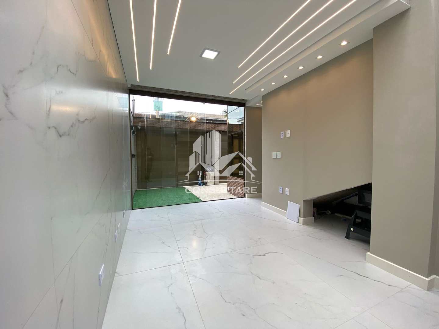 Casa para alugar com 4 quartos, 220m² - Foto 2
