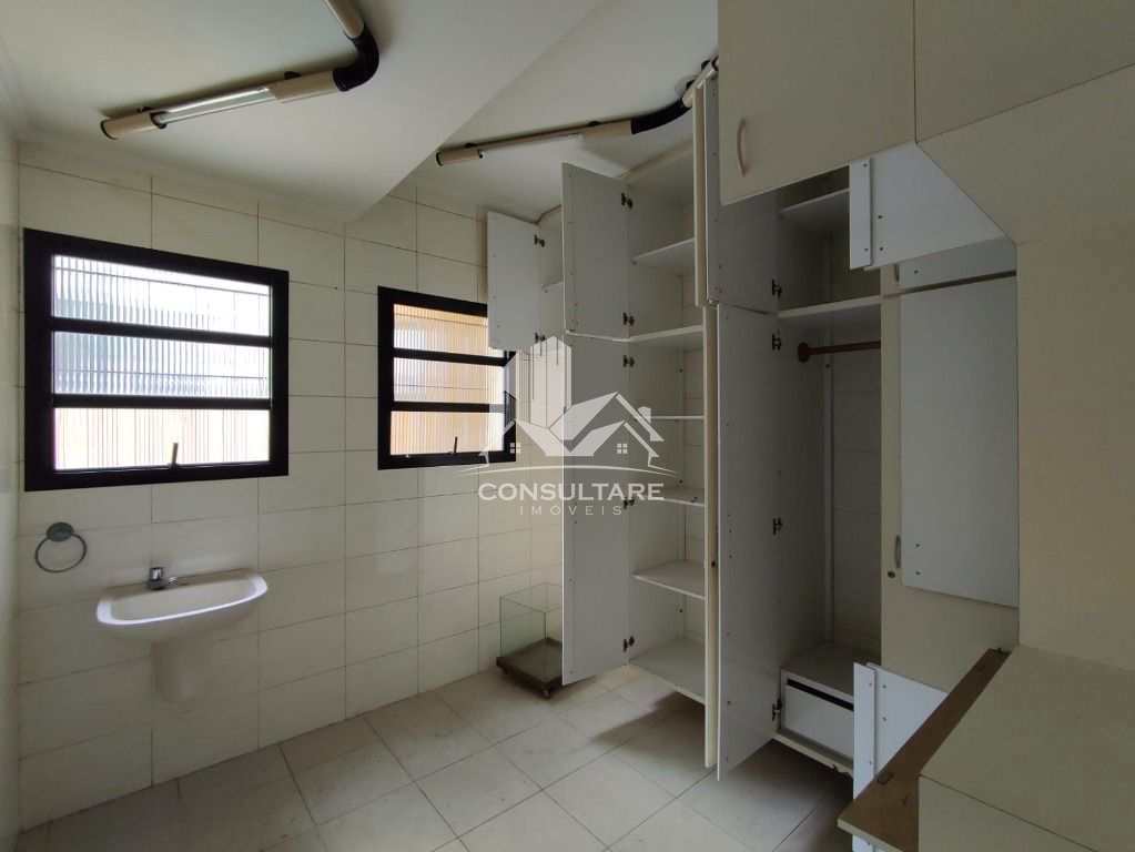 Casa para alugar com 6 quartos, 480m² - Foto 27