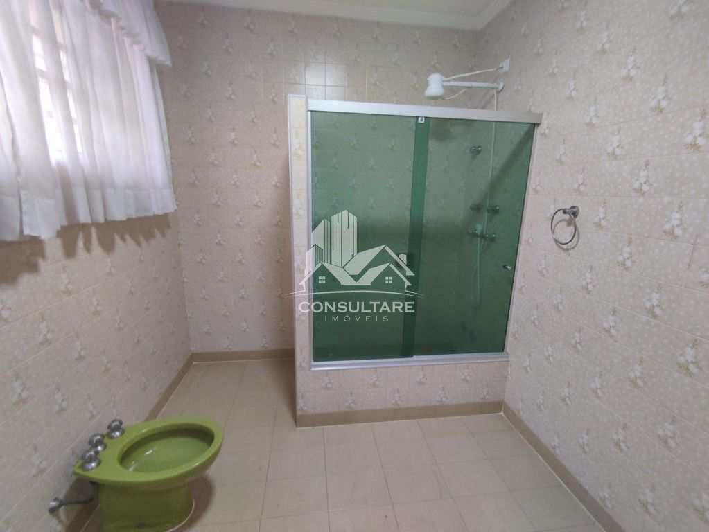 Casa para alugar com 6 quartos, 480m² - Foto 17