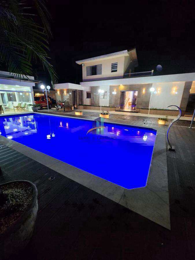Casa com 5 dorms, Flórida, Praia Grande - R$ 3.2 mi, Cod: 5