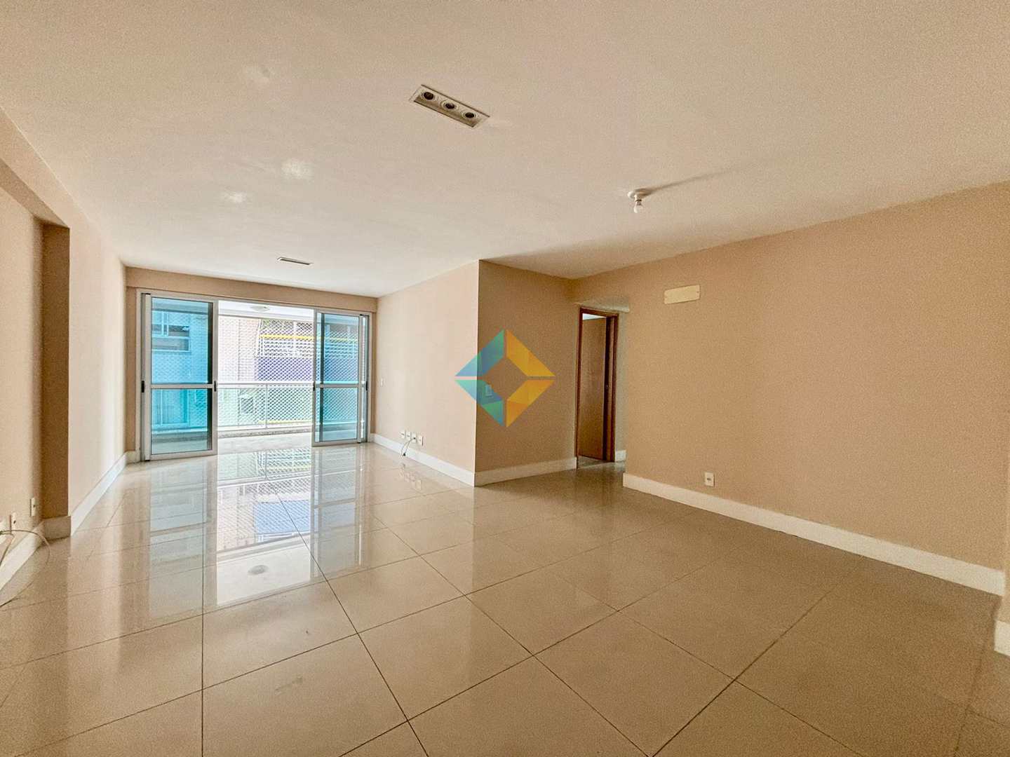 Apartamento à venda com 3 quartos, 130m² - Foto 5