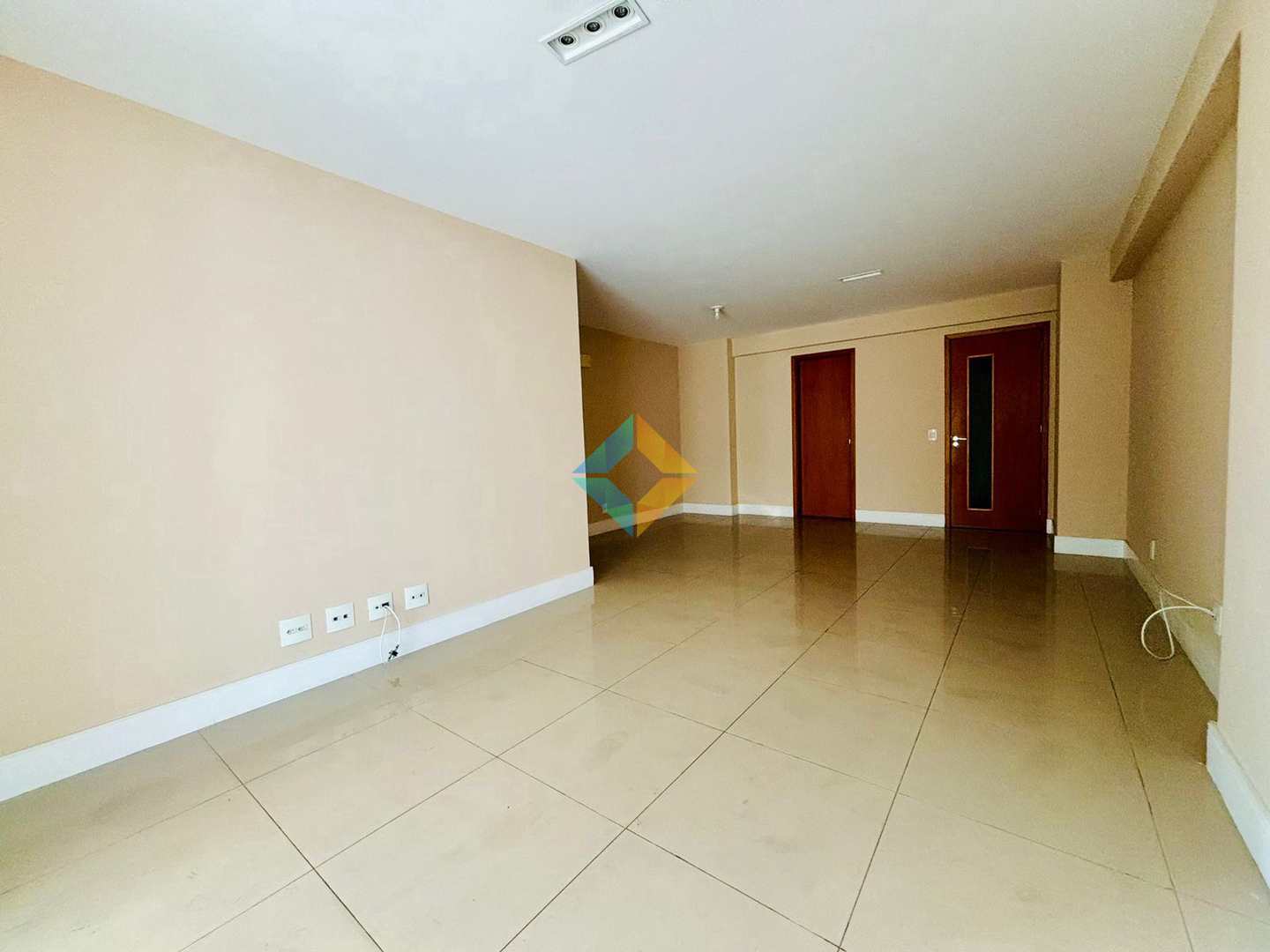 Apartamento à venda com 3 quartos, 130m² - Foto 9