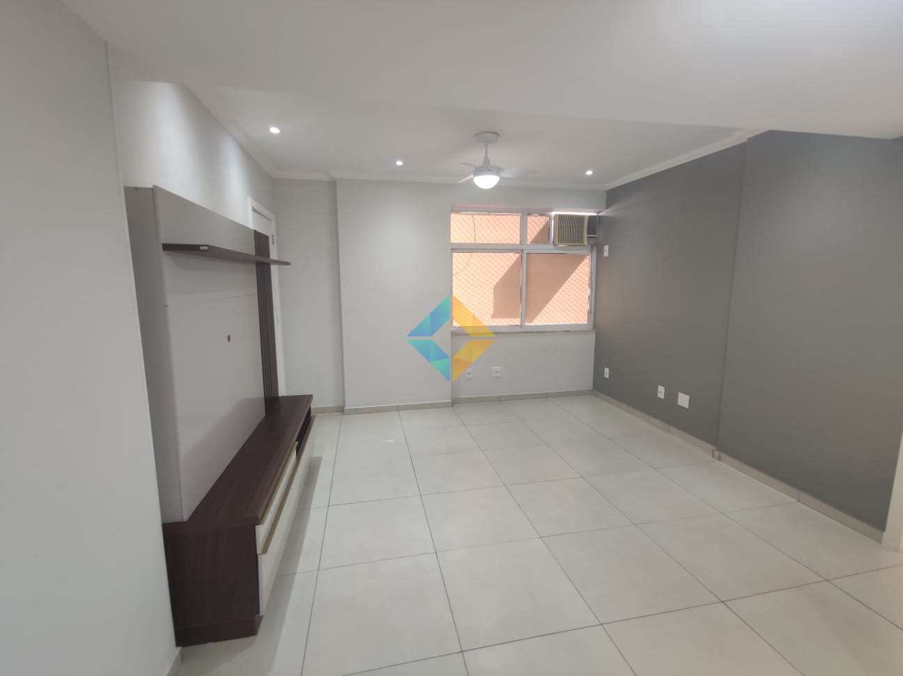 Apartamento à venda com 2 quartos, 65m² - Foto 8