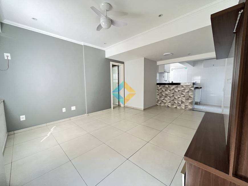 Apartamento à venda com 2 quartos, 65m² - Foto 1