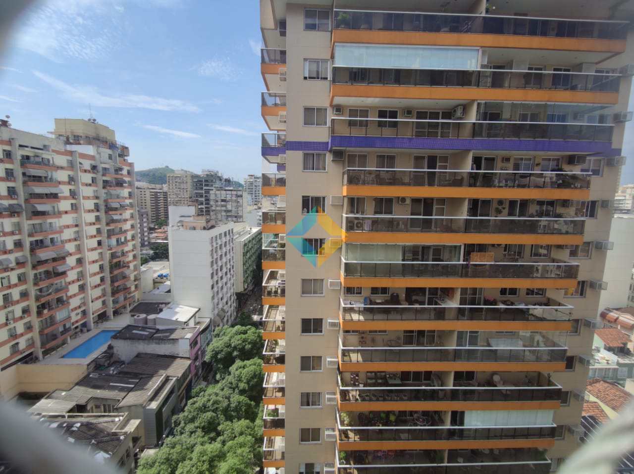 Apartamento à venda com 3 quartos, 140m² - Foto 6