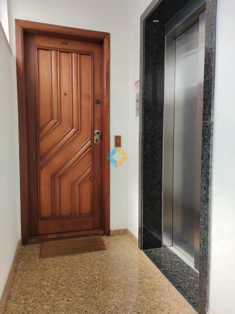 Apartamento à venda com 3 quartos, 140m² - Foto 22