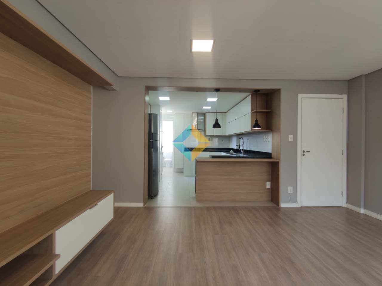 Apartamento à venda com 2 quartos, 90m² - Foto 2