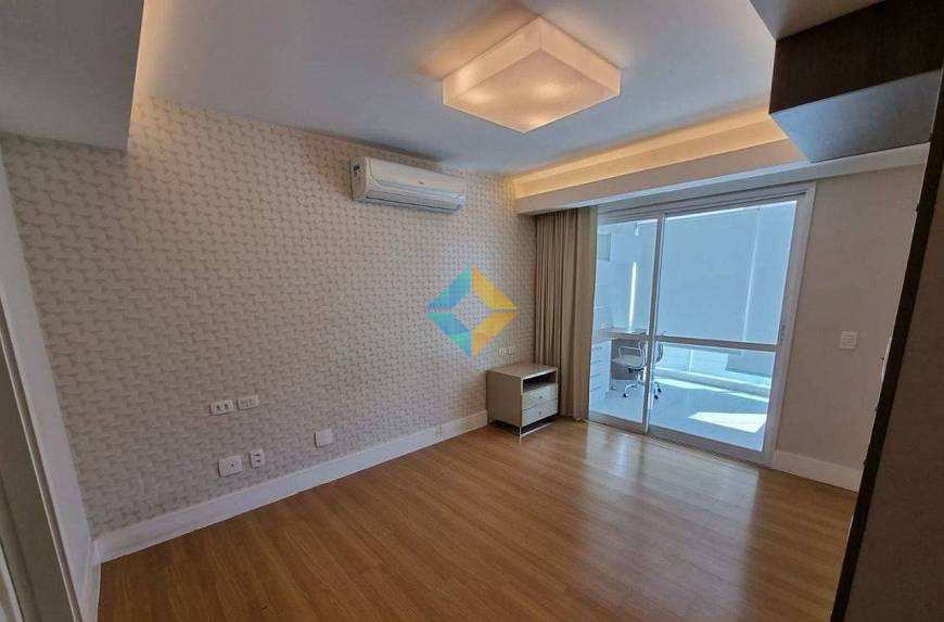 Apartamento à venda com 4 quartos, 240m² - Foto 11