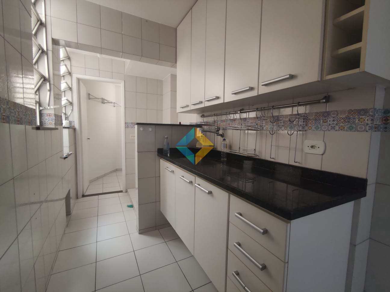 Apartamento à venda com 2 quartos, 75m² - Foto 17