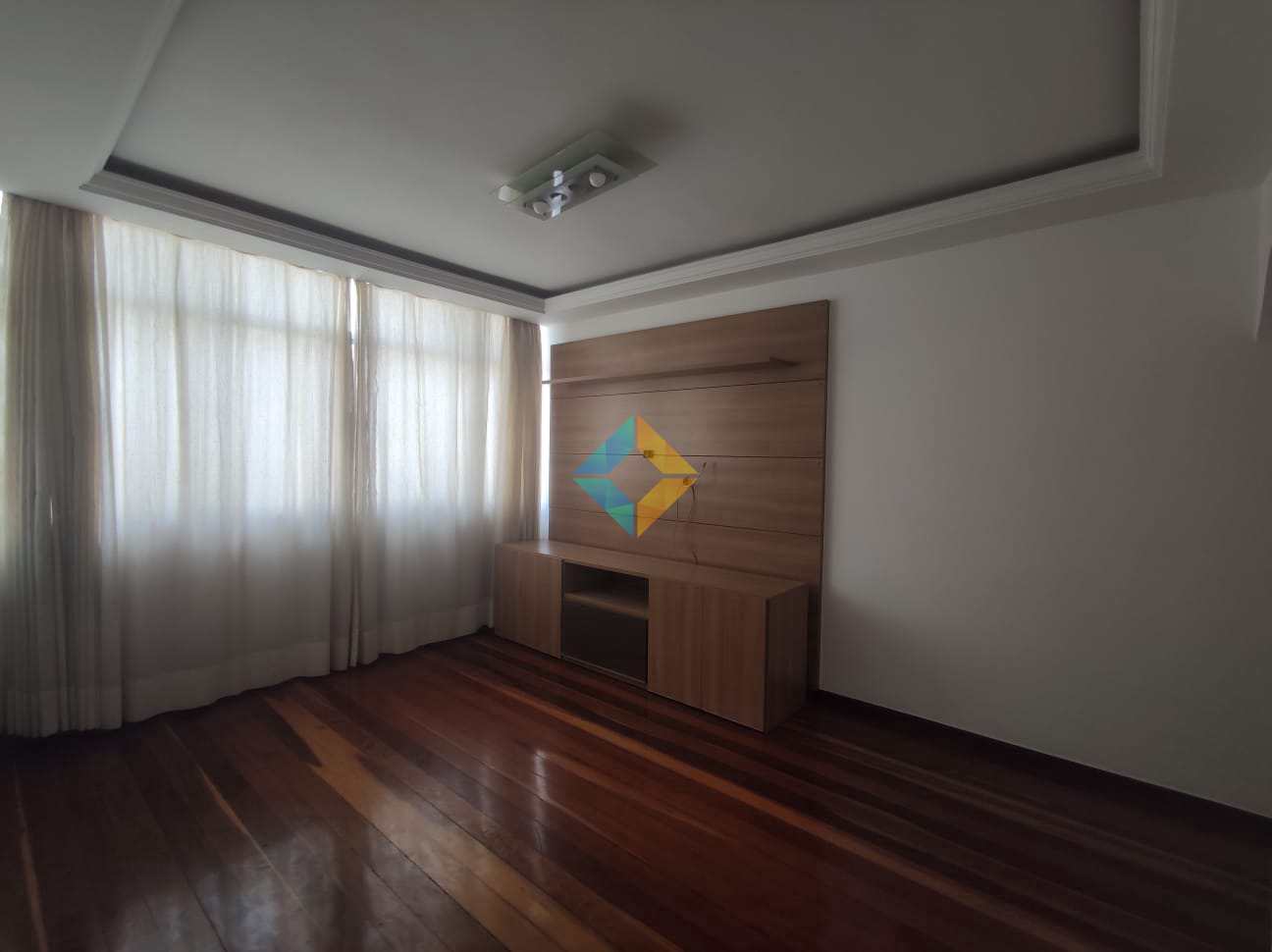 Apartamento à venda com 2 quartos, 75m² - Foto 4