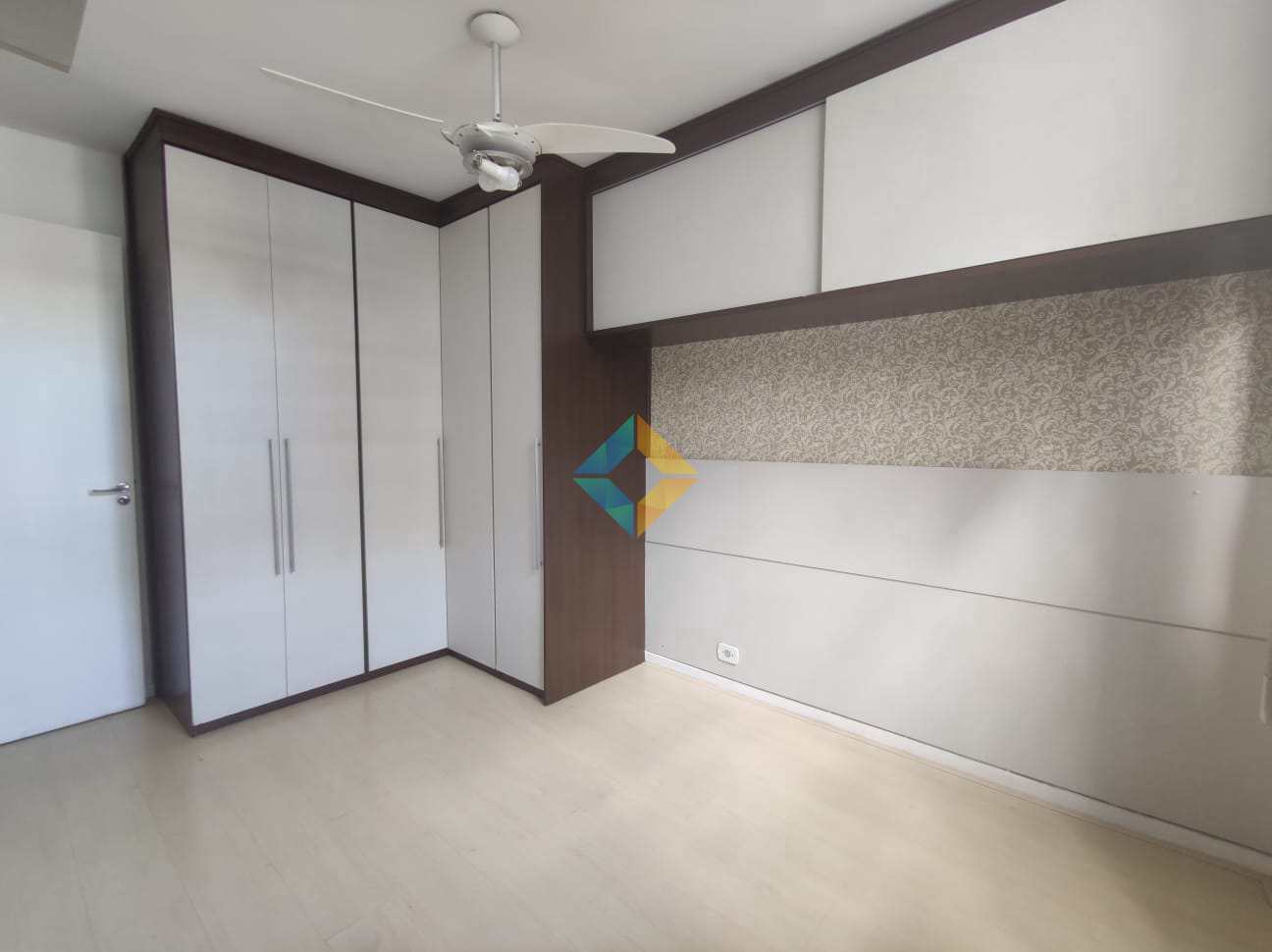 Apartamento à venda com 2 quartos, 75m² - Foto 8