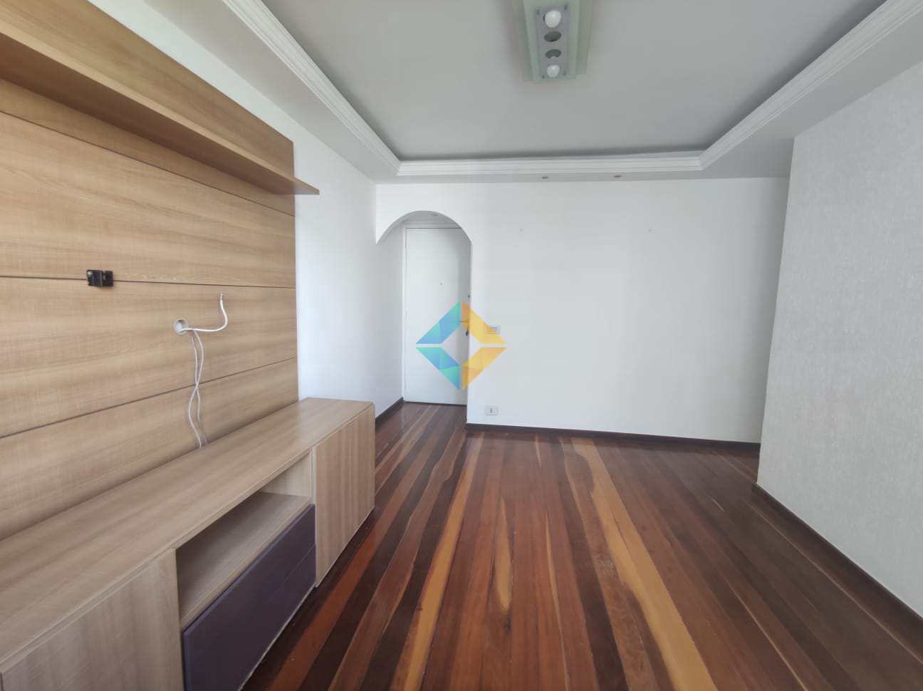 Apartamento à venda com 2 quartos, 75m² - Foto 2