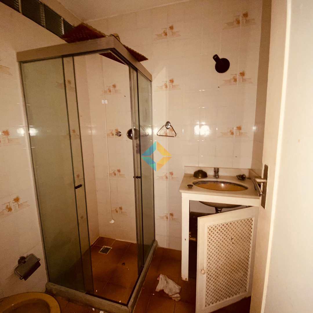 Apartamento à venda com 3 quartos, 130m² - Foto 4