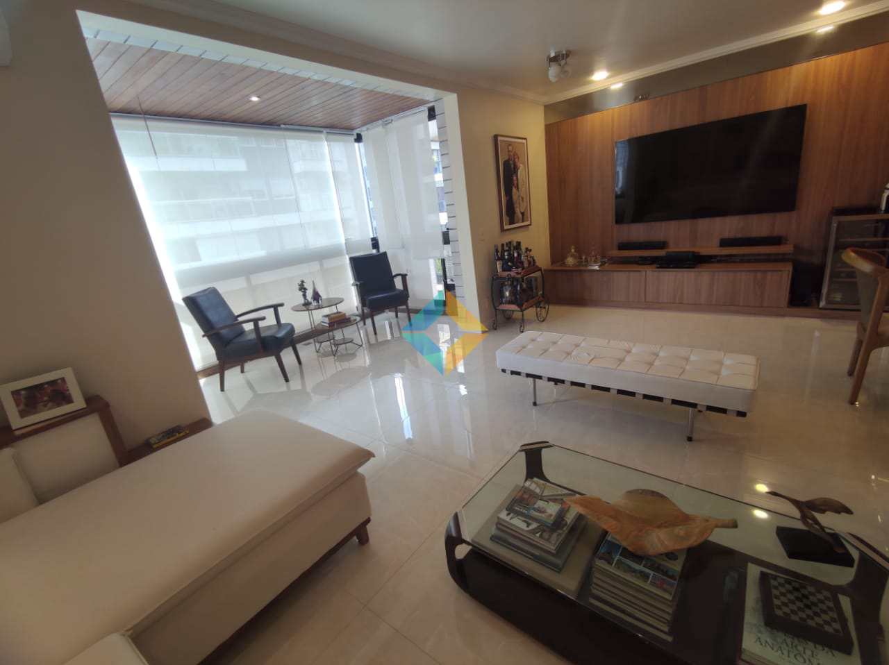 Apartamento à venda com 4 quartos, 220m² - Foto 6