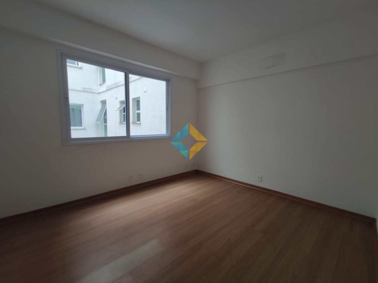 Apartamento para alugar com 4 quartos, 240m² - Foto 27