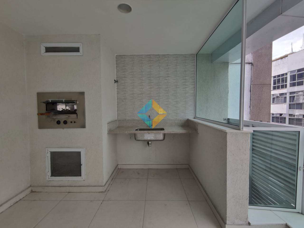 Apartamento para alugar com 4 quartos, 240m² - Foto 5