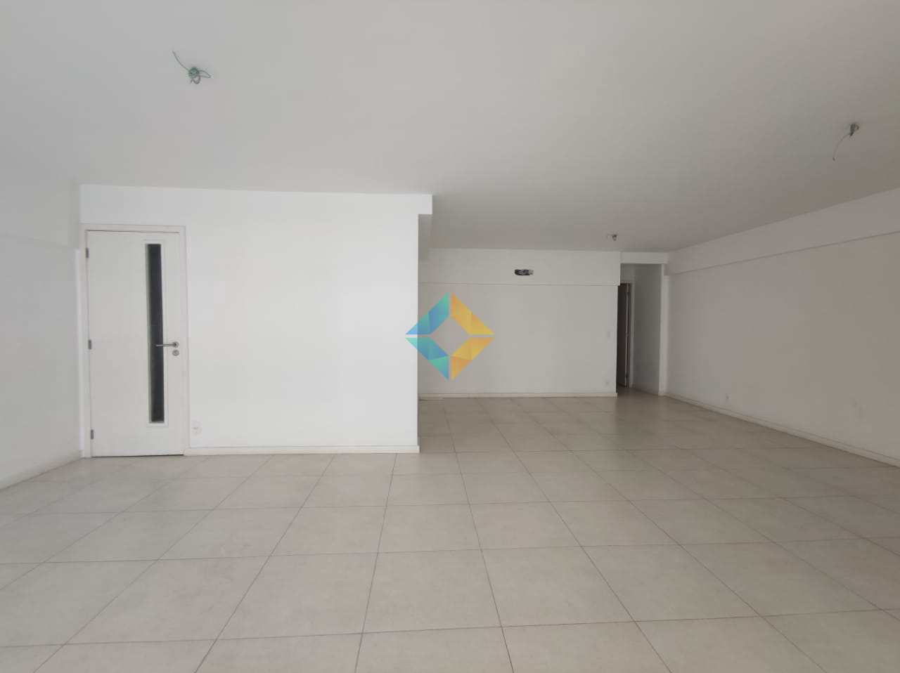 Apartamento para alugar com 4 quartos, 240m² - Foto 13