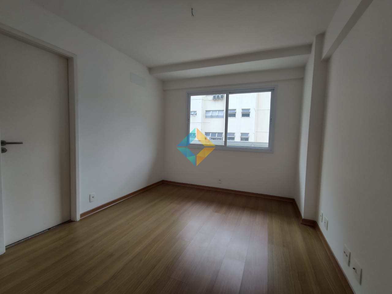 Apartamento para alugar com 4 quartos, 240m² - Foto 28