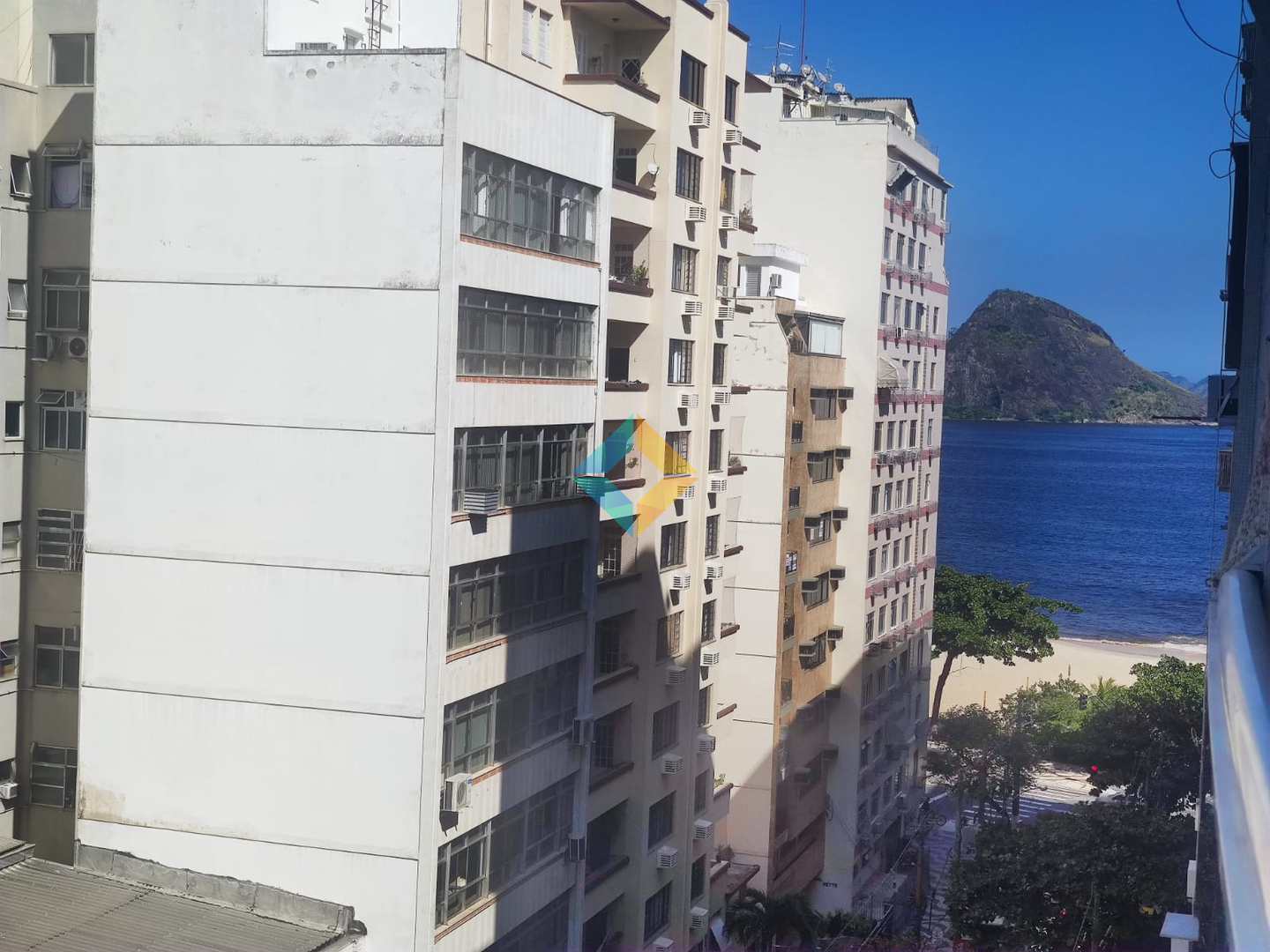 Apartamento para alugar com 4 quartos, 240m² - Foto 9