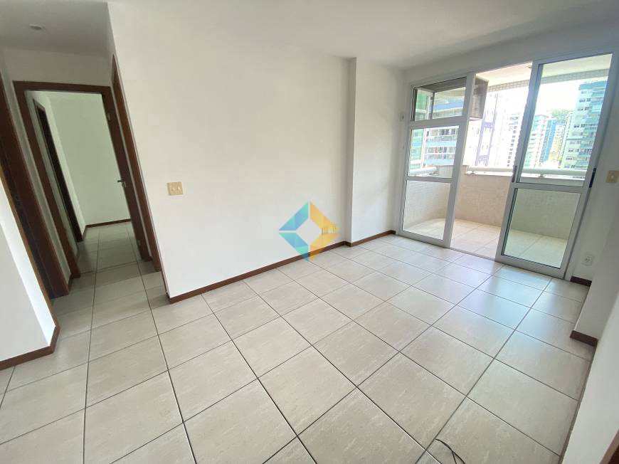 Apartamento à venda com 2 quartos, 81m² - Foto 3