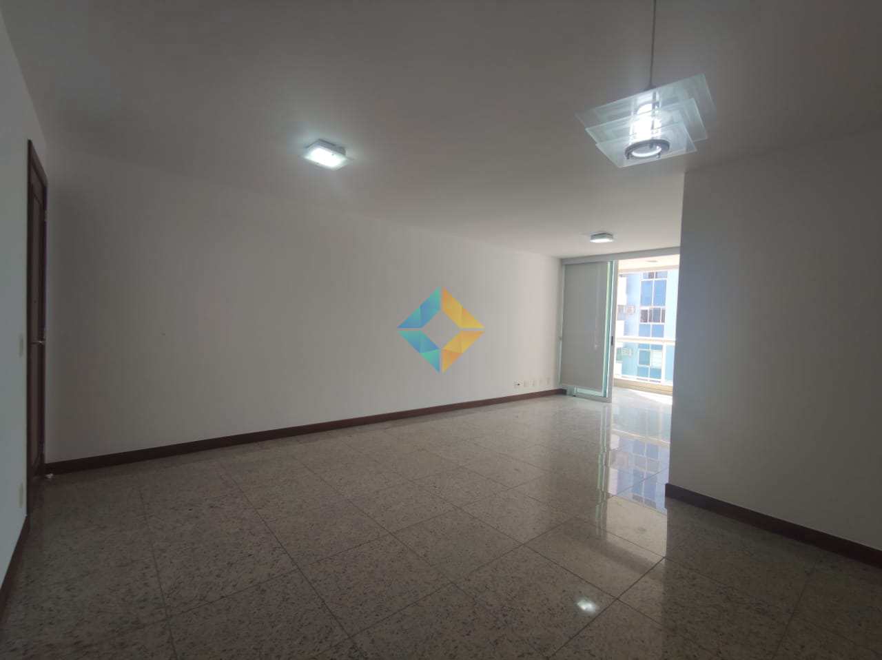 Apartamento à venda com 3 quartos, 130m² - Foto 8