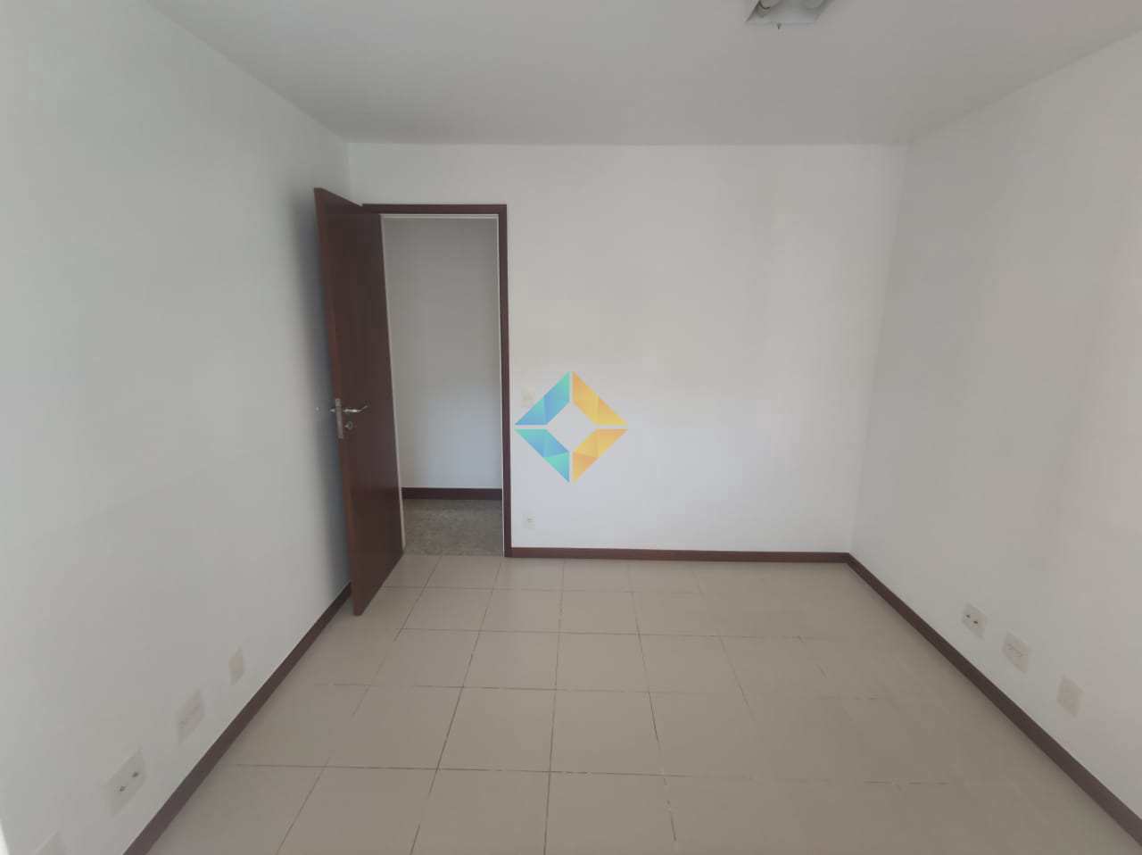 Apartamento à venda com 3 quartos, 130m² - Foto 19