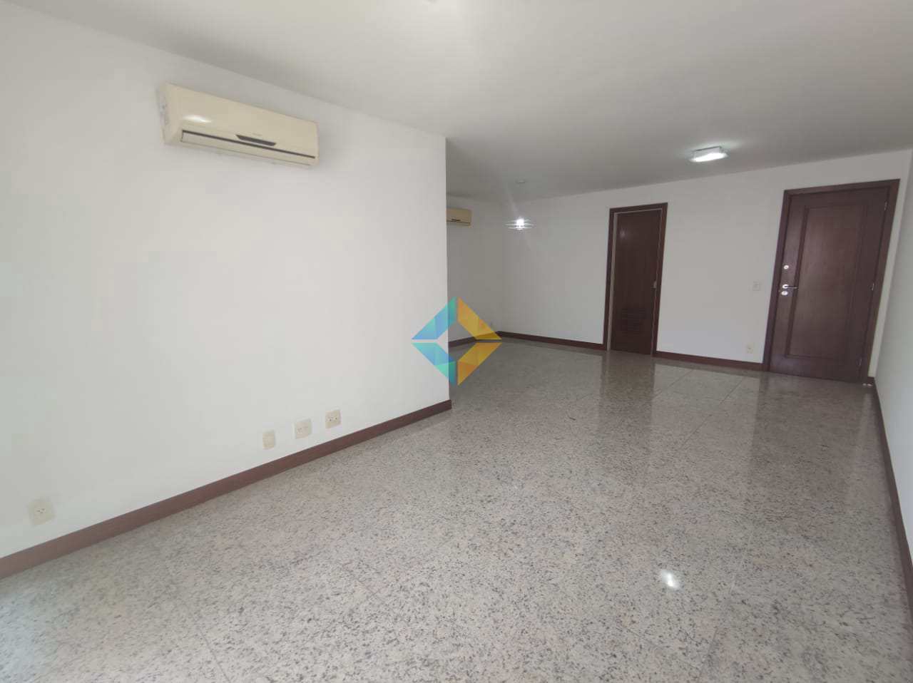 Apartamento à venda com 3 quartos, 130m² - Foto 12