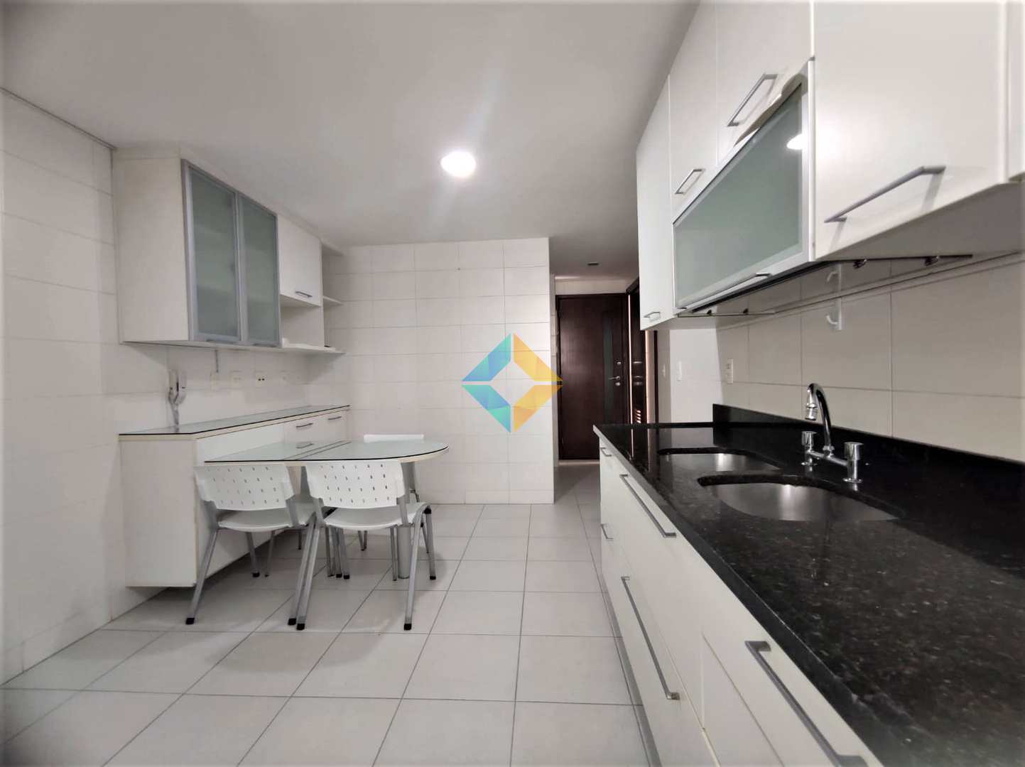 Apartamento à venda com 3 quartos, 130m² - Foto 28