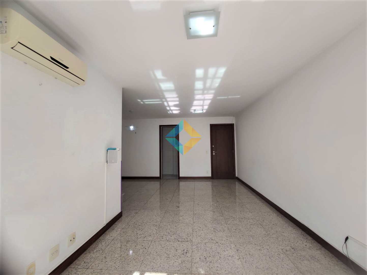 Apartamento à venda com 3 quartos, 130m² - Foto 5