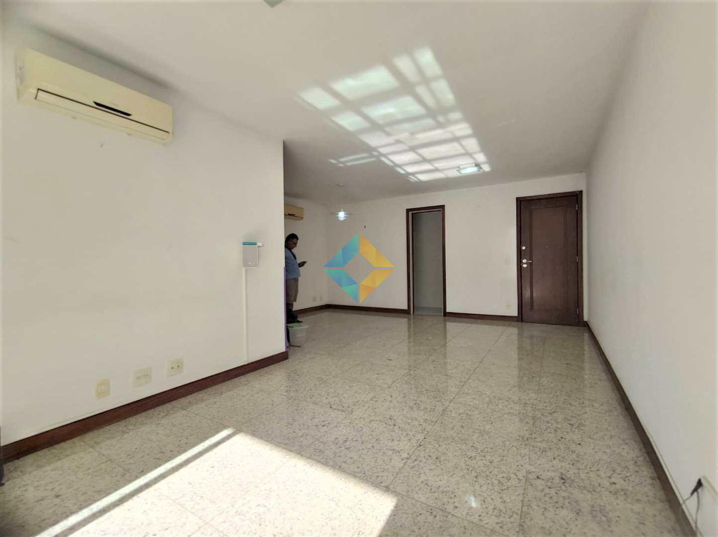 Apartamento à venda com 3 quartos, 130m² - Foto 6