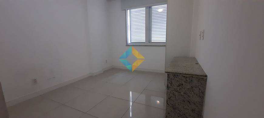 Apartamento à venda com 3 quartos, 120m² - Foto 17