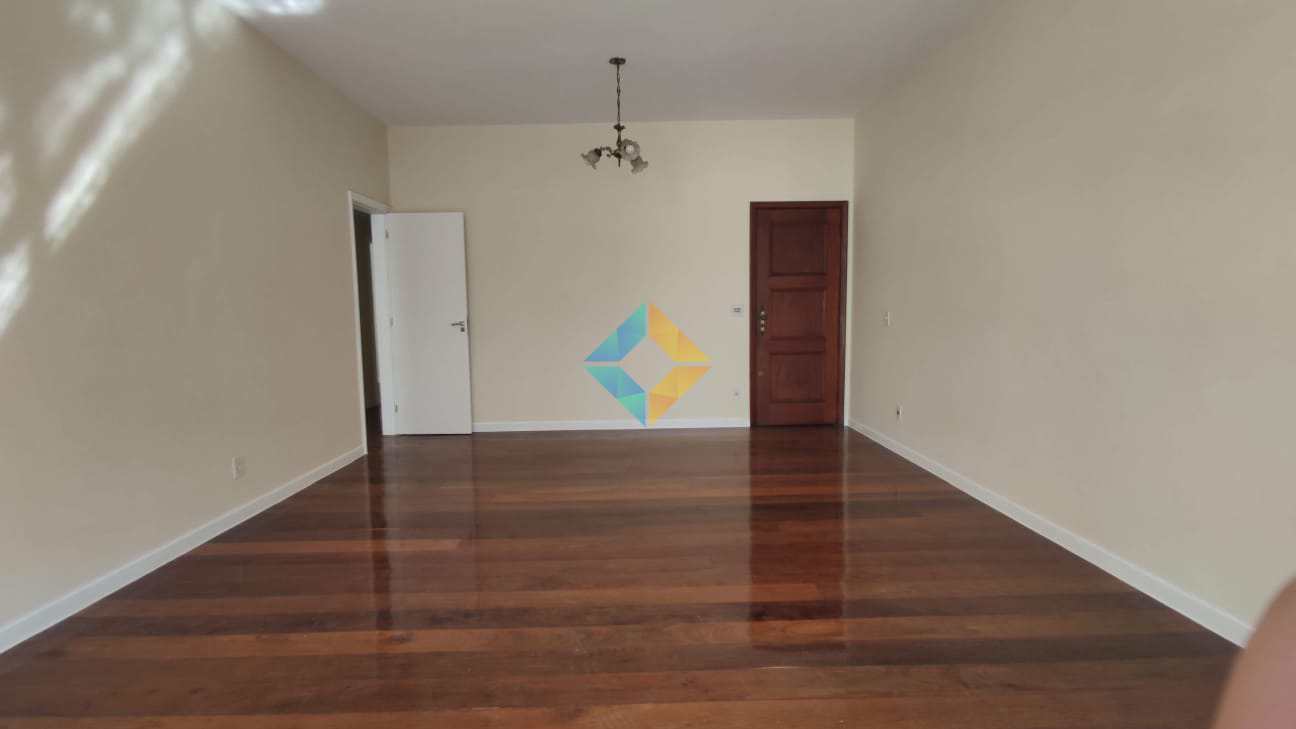 Apartamento à venda com 3 quartos, 160m² - Foto 1