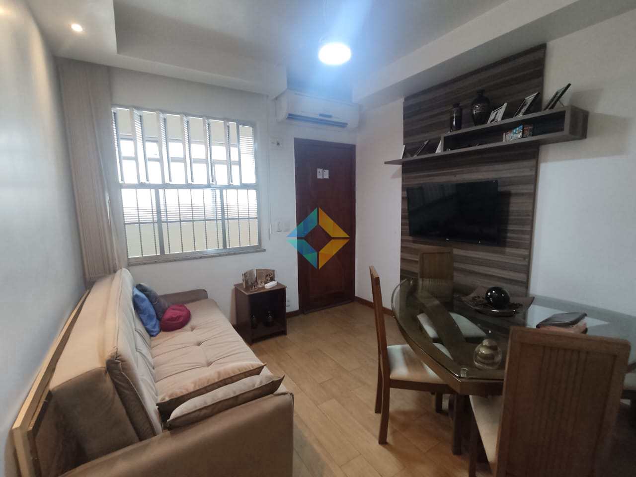 Apartamento à venda com 1 quarto, 40m² - Foto 2