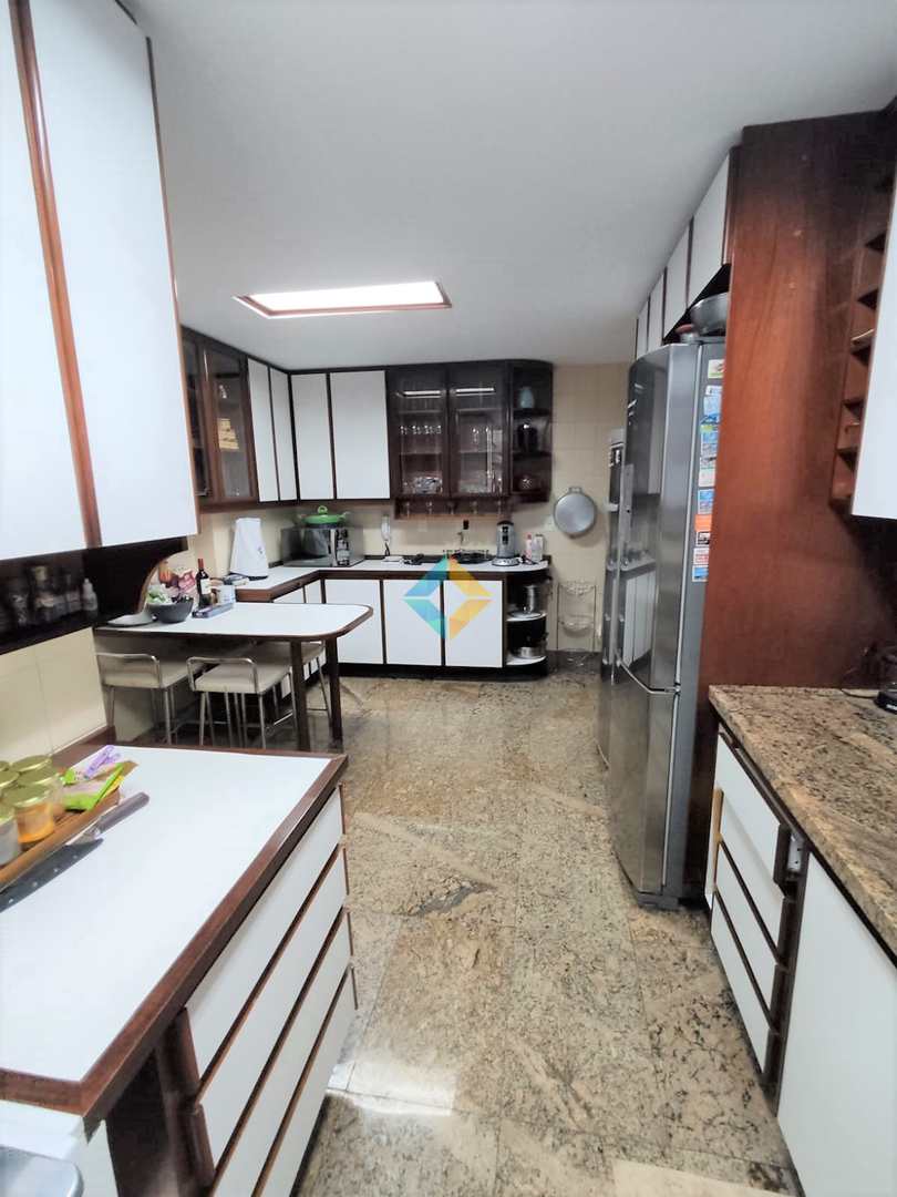 Apartamento à venda com 4 quartos, 280m² - Foto 32