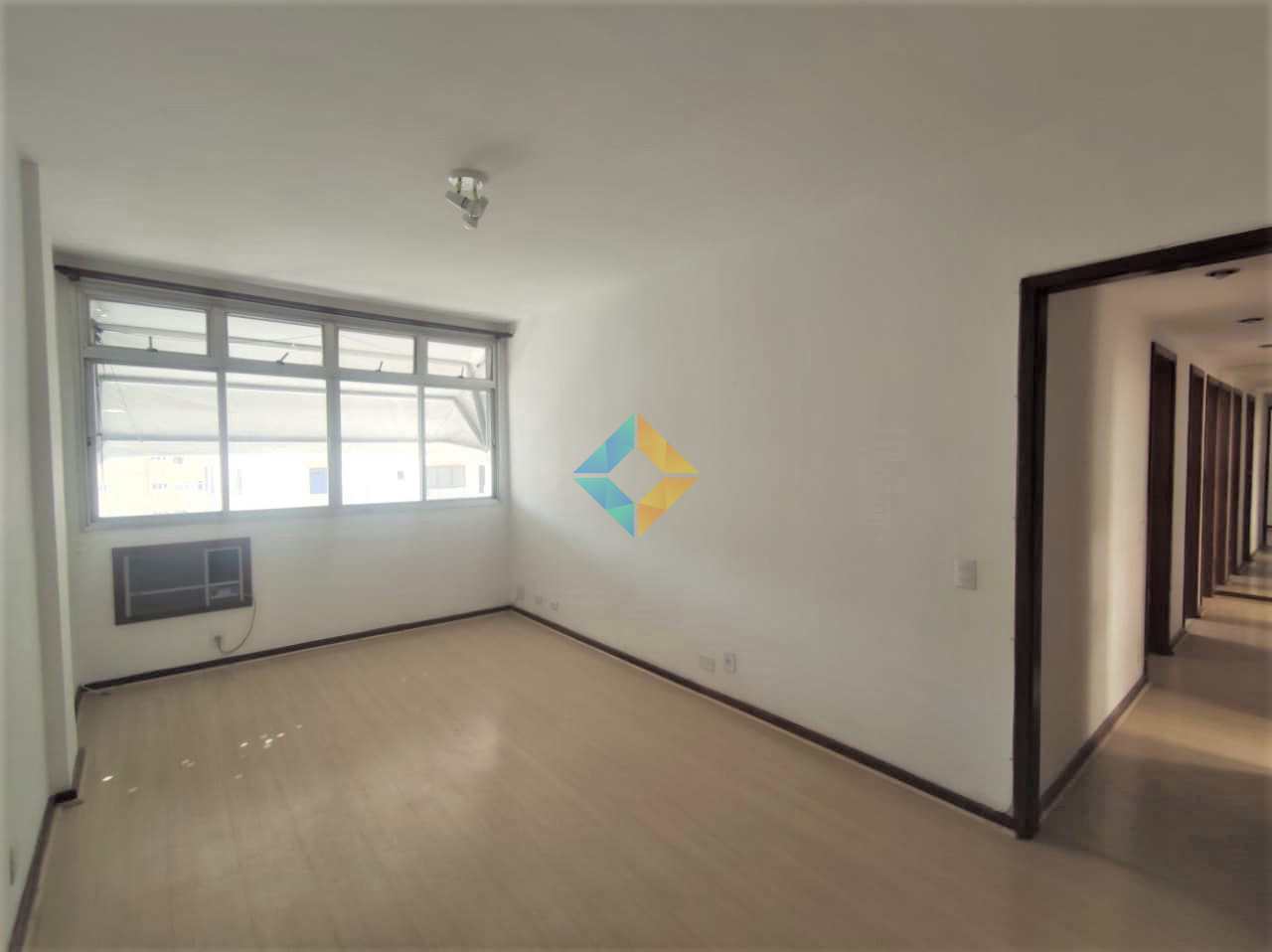 Apartamento à venda com 2 quartos, 85m² - Foto 2