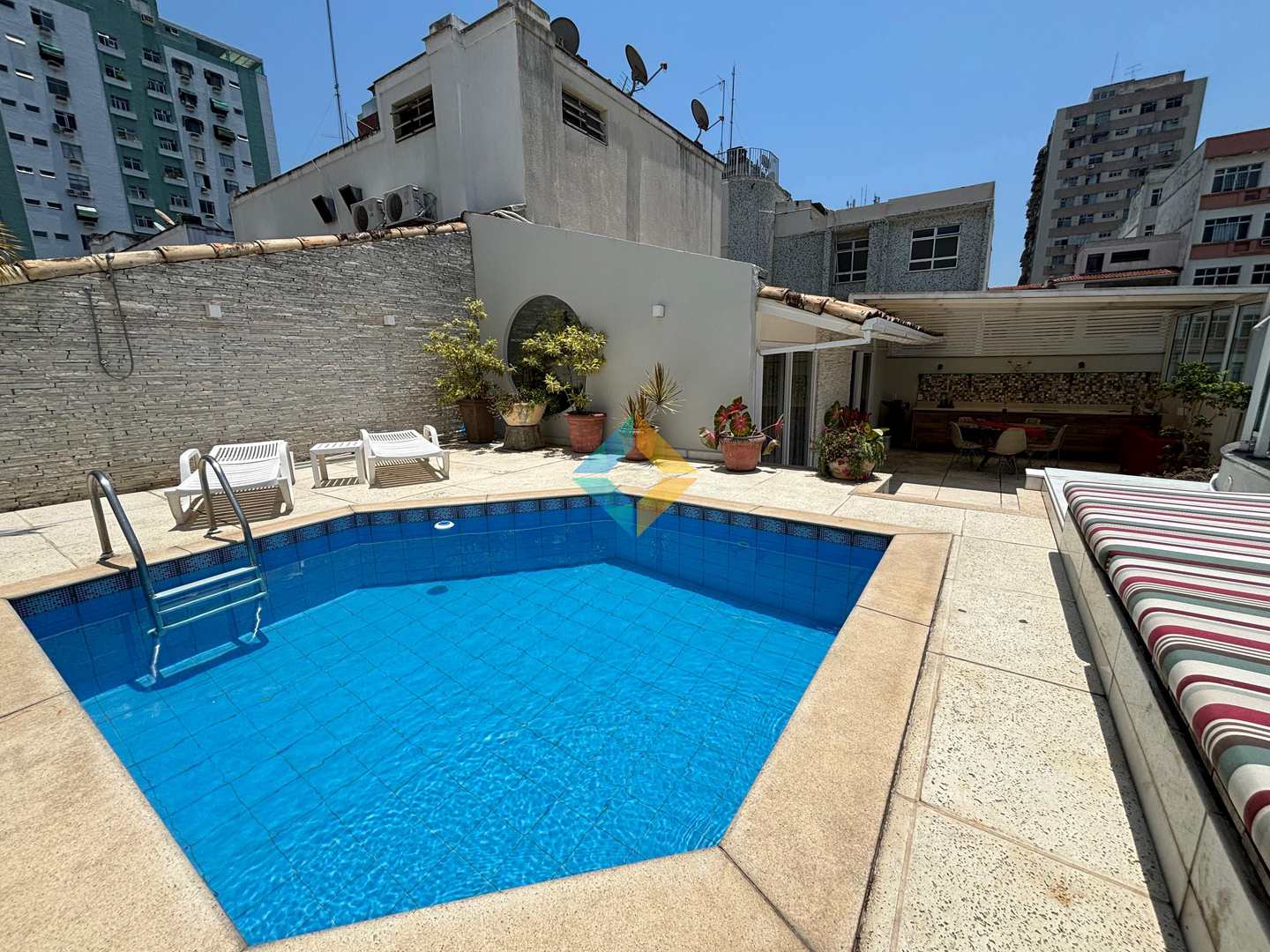 Cobertura à venda com 4 quartos, 240m² - Foto 14