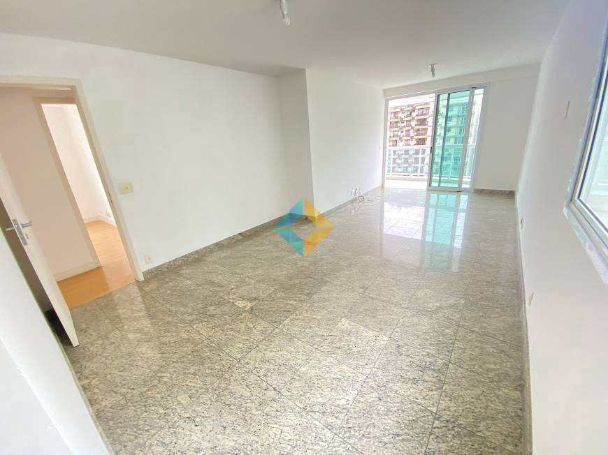 Apartamento à venda com 3 quartos, 130m² - Foto 5