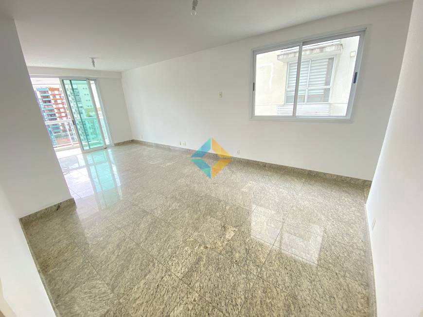 Apartamento à venda com 3 quartos, 130m² - Foto 4