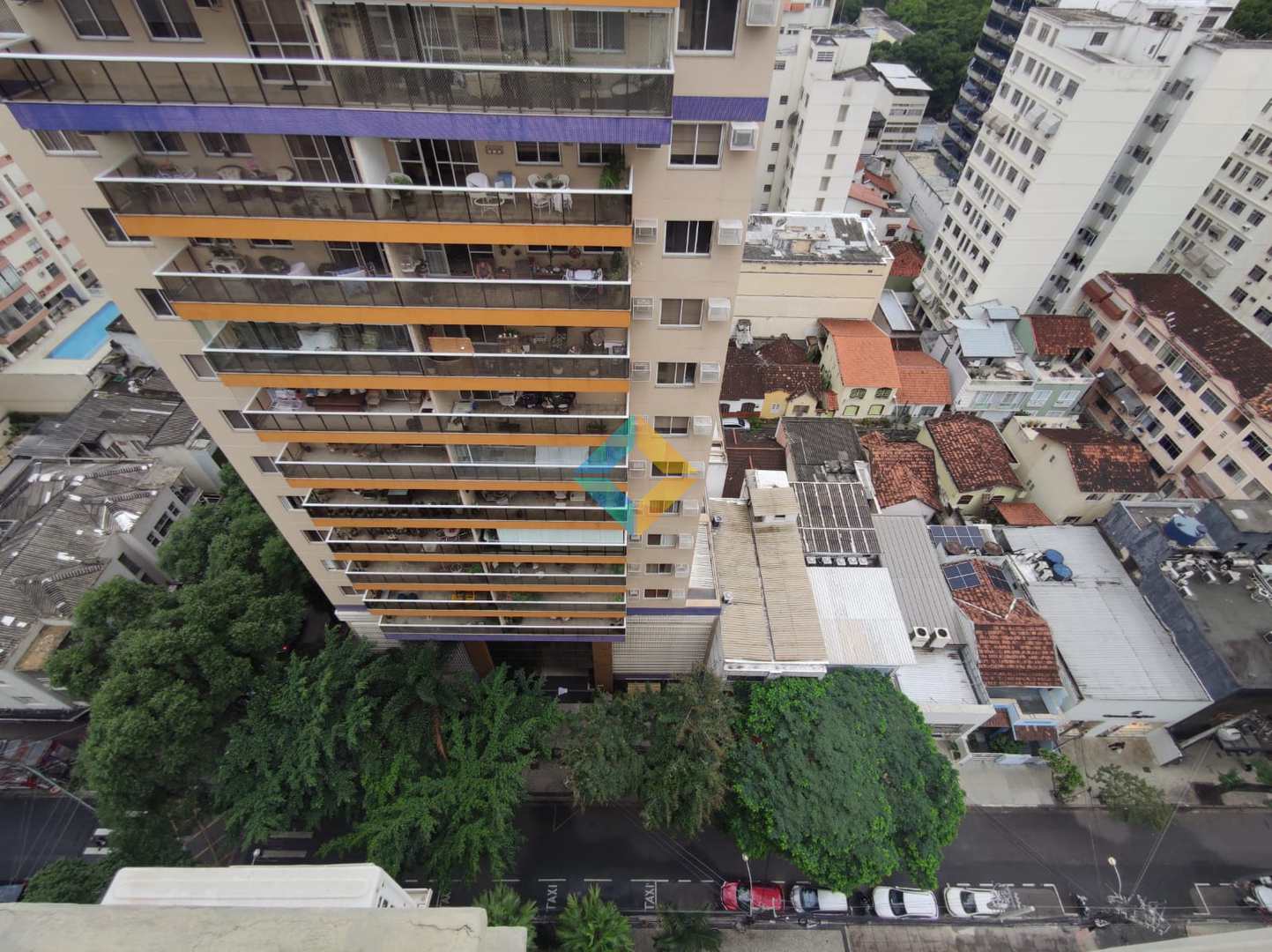 Apartamento à venda com 3 quartos, 130m² - Foto 4